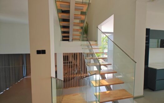 Munyonyo 5 Bedroom House with Swimming Pool